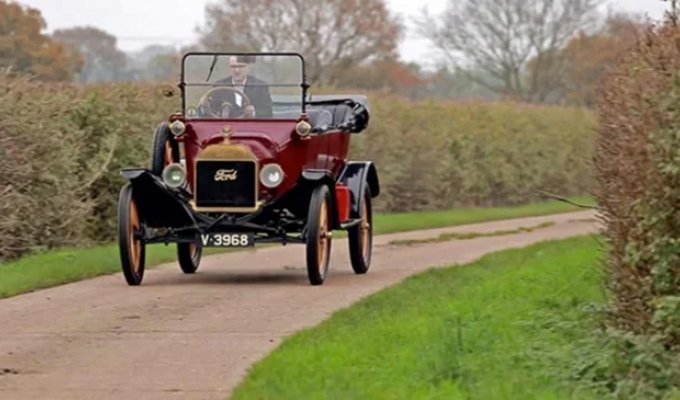 Почему современный водитель не сможет проехать и трёх метров на Ford Model T? (7 фото)
