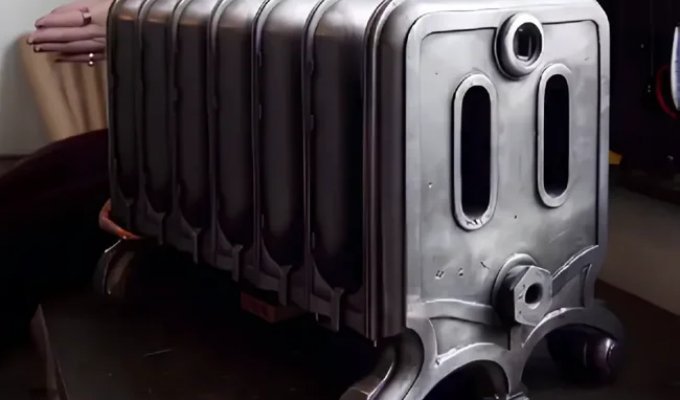 A guy built a PC inside a radiator (4 photos + 1 video)