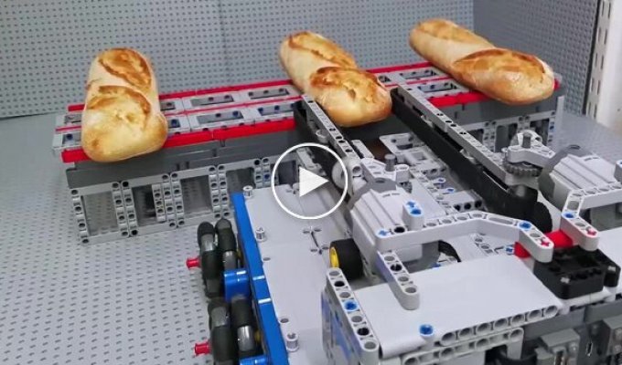 Кулинарная фабрика из конструктора LEGO