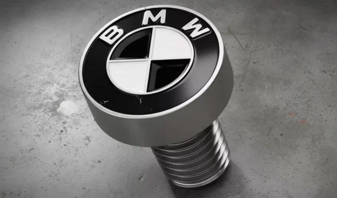 BMW has patented bolts that prevent you from fixing your car yourself (2 photos)