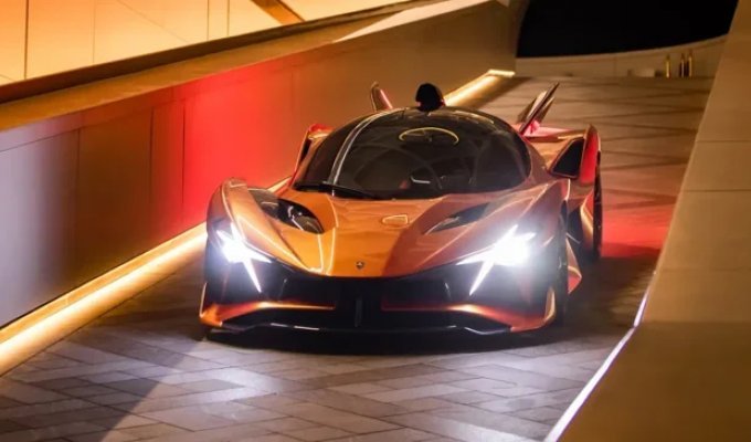 The new Apollo Evo supercar with a V12 is unveiled (9 photos)
