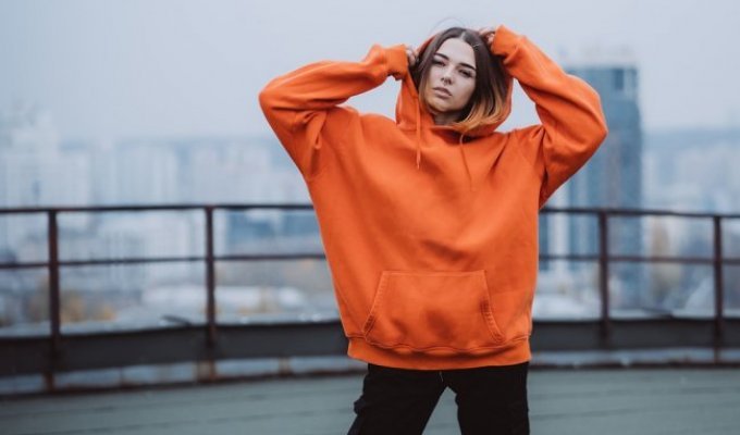 Жіночі худі: комфорт, який виглядає охайно