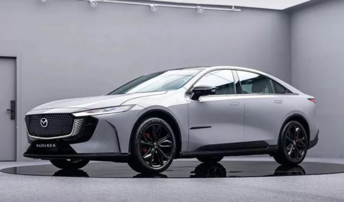 Mazda has released a sports sedan EZ-6 (5 photos)
