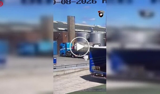 A tanker was crushed twice by a vacuum