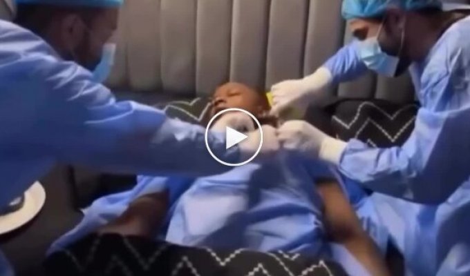 Идеальный пранк над спящим другом