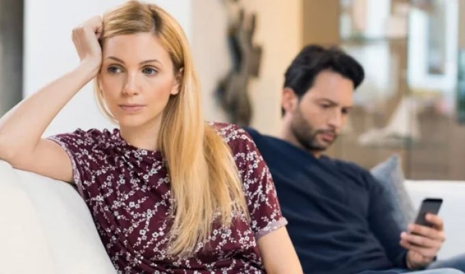 Woman Demands Compensation from Ex-Partner for Stolen Childbearing Years (3 photos)