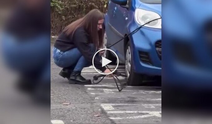 Спроба накачати колесо