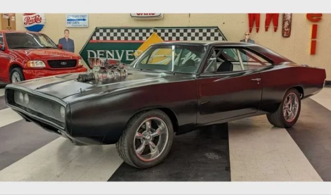 A collection of cars from famous films will be sold in the USA (8 photos)