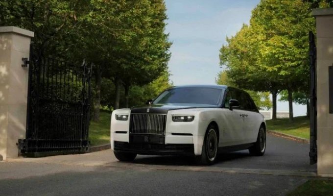 Лимитированный Phantom Centenary Rollce-Royce всего в 25 экземплярах (5 фото + видео)