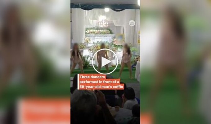 Мужчина распорядился, чтобы на его похоронах плясали полураздетые танцовщицы