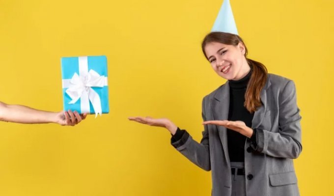Лучшие подарки на юбилей: идеи для родных и коллег