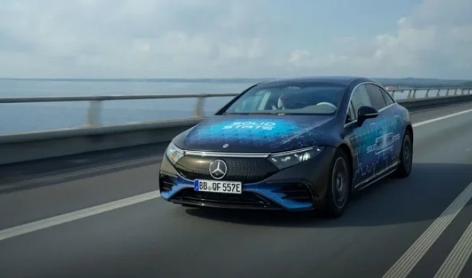 A Mercedes-Benz electric car with a solid-state battery traveled 1,205 km on a charge (4 photos)