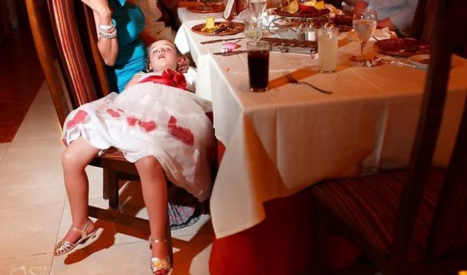 35 Photos Proving Kids Are the Most Miserable Wedding Guests (35 photos)