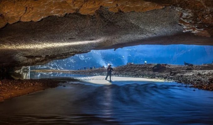 Неосяжний Шондонг - найбільша печера на Землі (15 фото)