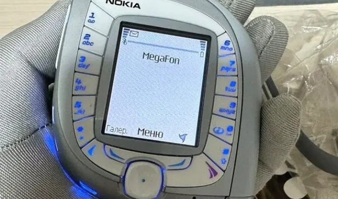 Forgotten futurists: the most unusual cell phones from the 2000s that were ahead of their time (13 photos)