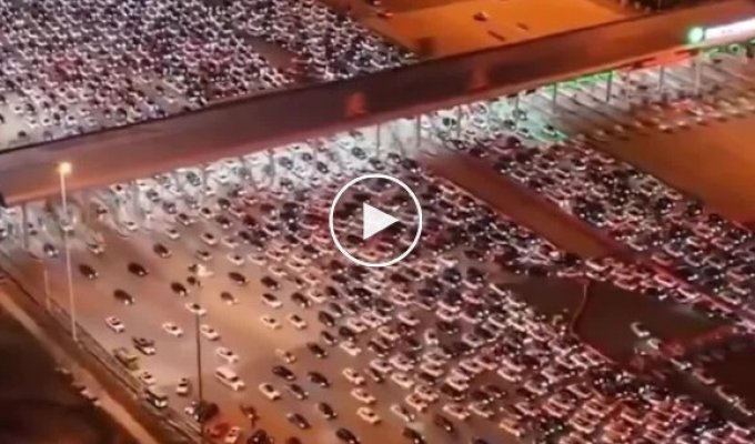 В Китае из-за праздников начался пробочный апокалипсис
