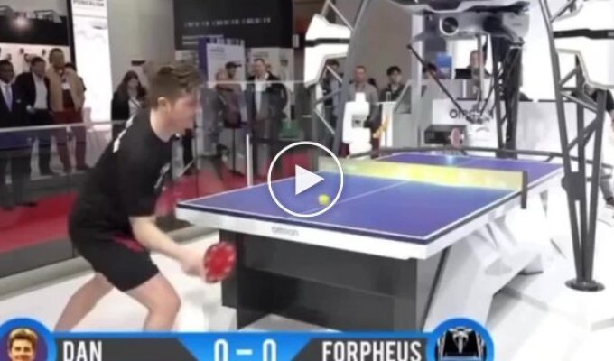 В Японии представили робота для игры в пинг-понг