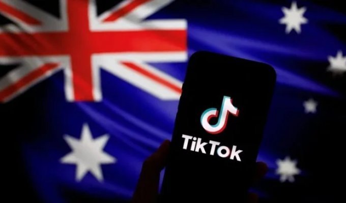 Австралия первой в мире ввела запрет на соцсети для детей до 16 лет (2 фото)