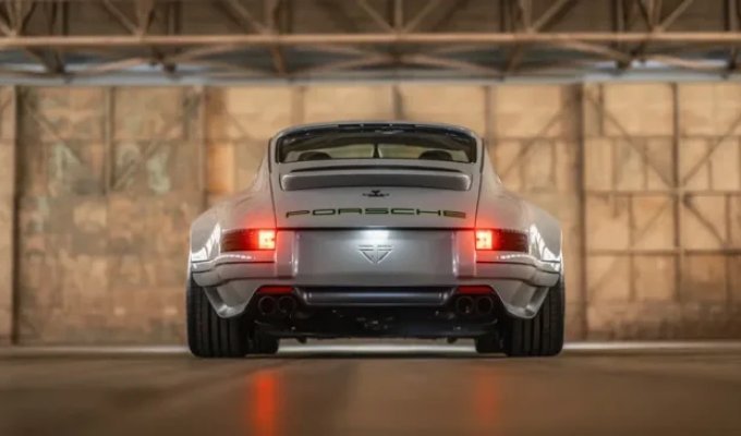 Старий Porsche 911 зробили крутіше сучасного 911 GT3 (8 фото)