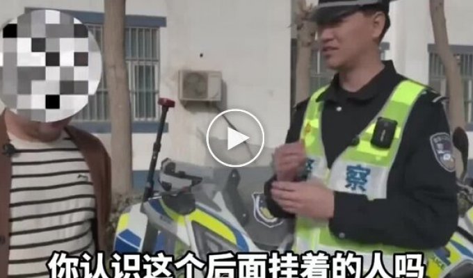 A Chinese woman suspected her husband of cheating and hung on the trailer of his car to spy on him