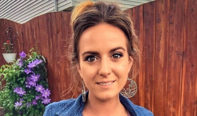 Жінка змінила професію заради регулярного контакту з інопланетянами (3 фото)