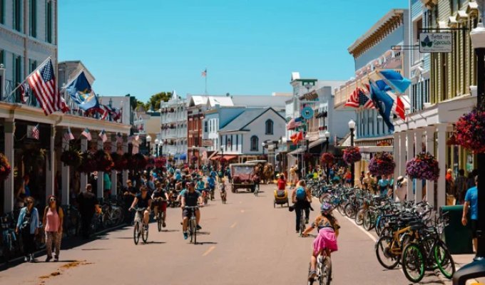 Остров в США, на котором действует запрет на автомобили и моторный транспорт (1 фото + 2 видео)