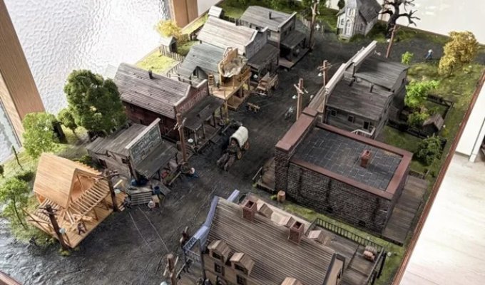 Валентайн из RDR2 в миниатюре (6 фото)