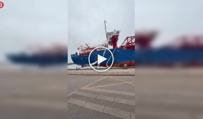 П'яний штурман протаранив яхту і причал у датському порту