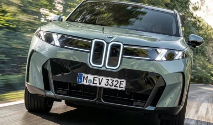 First photos of the new BMW X5 (6 photos)