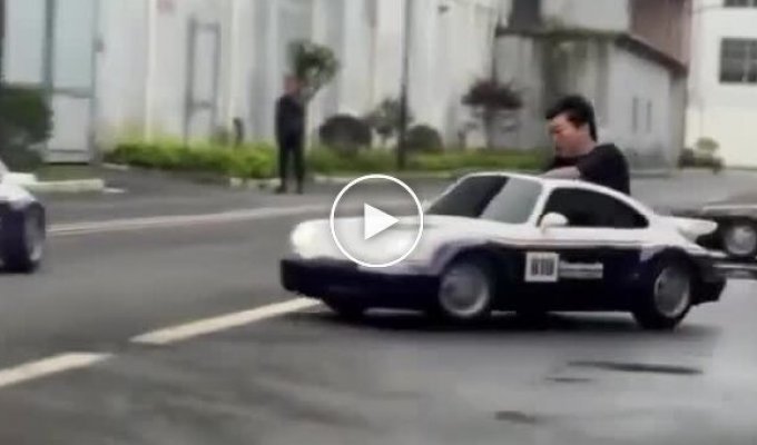 A mini-Porsche 911 for drift lovers