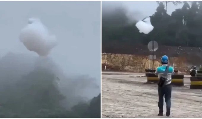 In Indonesia, workers tried to catch a cloud (3 photos + 1 video)