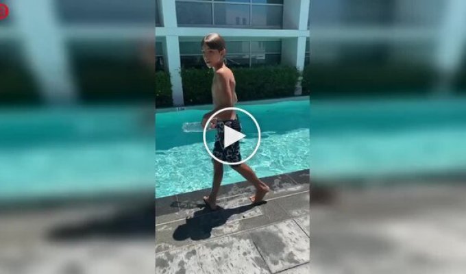 Коли знімаєш дитину у басейну і випадково ловиш бонус