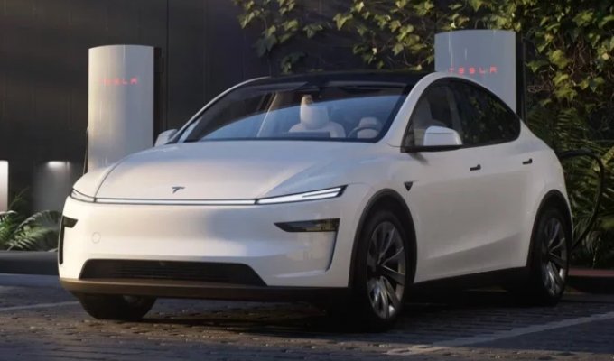 Tesla Reveals the Lifespan of Its Electric Car Batteries (2 photos)