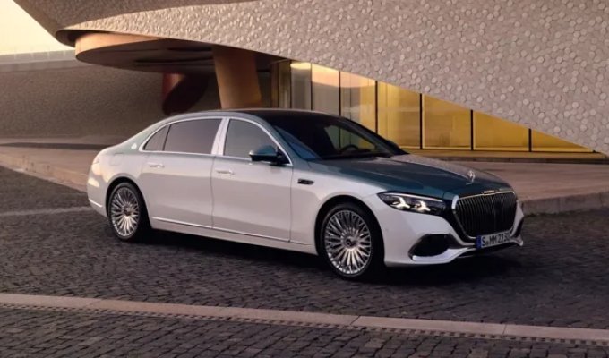 Mercedes Unveiled the Updated Maybach S-Class — Without Leather, But with a V12 (11 photos)