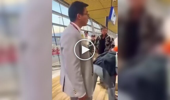 An enraged passenger "played dead" at the airport because of her luggage