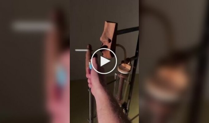 Engineering sculpture that "smokes" itself