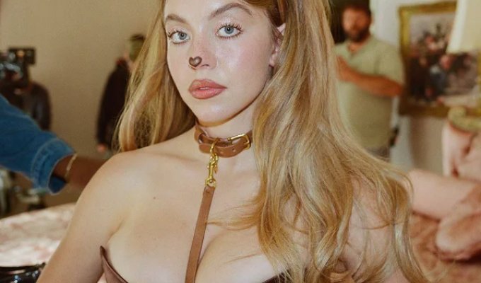 Сідні Суїні просуває свій бренд SYRN у новому сезоні «Ейфорії» (4 фото + відео)