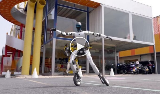A robot was taught to skate