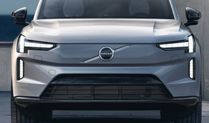 Volvo значительно усовершенствовала свой электрический автомобиль с тремя рядами сидений (4 фото)