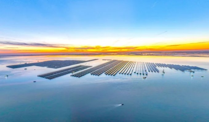 The world's largest offshore solar power plant has been launched in China (4 photos + 1 video)