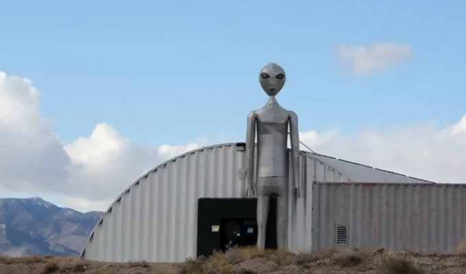 Area 51: Myth, Mystery, and Reality of the World's Most Mysterious Base (10 photos)
