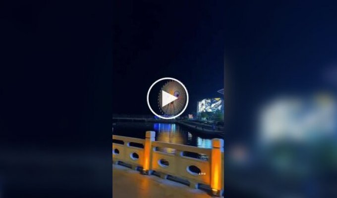 Smiling Ferris wheel in China