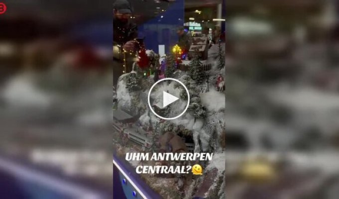 Little secrets of a big train station