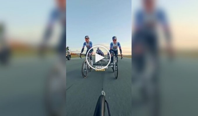 Девять велосипедистов подняли планер в воздух, используя только силу ног