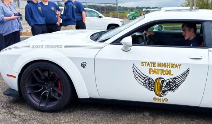 Ohio police confiscated a powerful 797-hp Hellcat and assigned it a completely different role