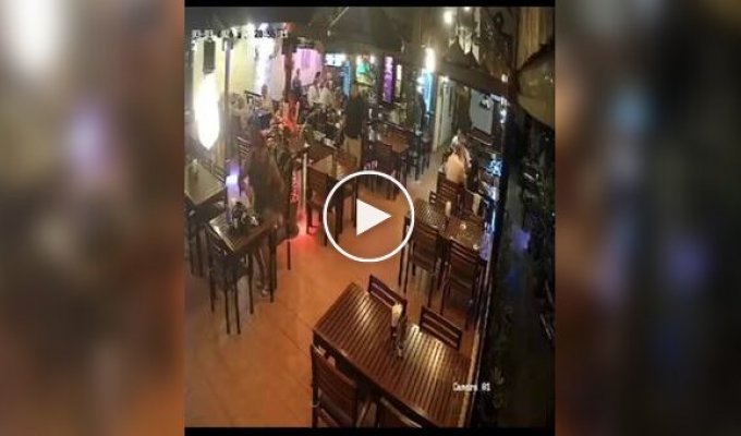 In Thailand, a tourist ate an expensive steak and ran away