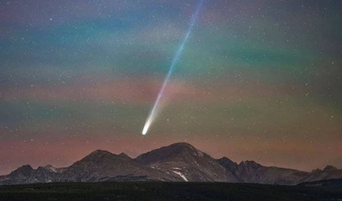 Comet C/2025 A6 Lemmon Passed Closest to Earth: We'll See It Only in 1200 years (7 photos)