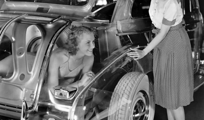What does the 1939 Pontia Plexiglas ghost car look like (16 photos)