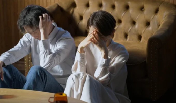 Lovers in Japan - demand a receipt from cheaters (6 photos)
