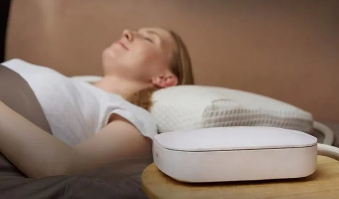 A Pillow That Automatically Changes the Sleeper's Head Position (3 photos + 1 video)